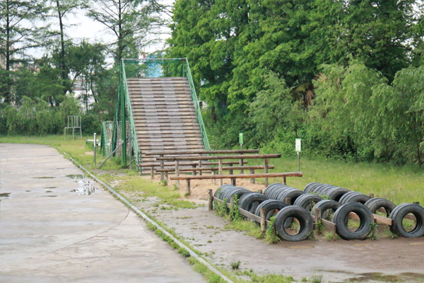 軍事(shì)障礙場